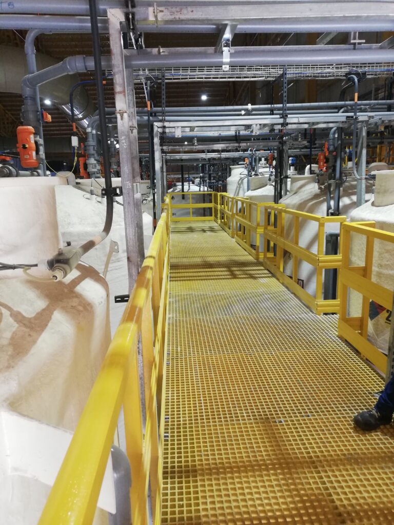 Perfilería pultruida perfiles estructurales reforzado con fibra de vidrio PRFV
